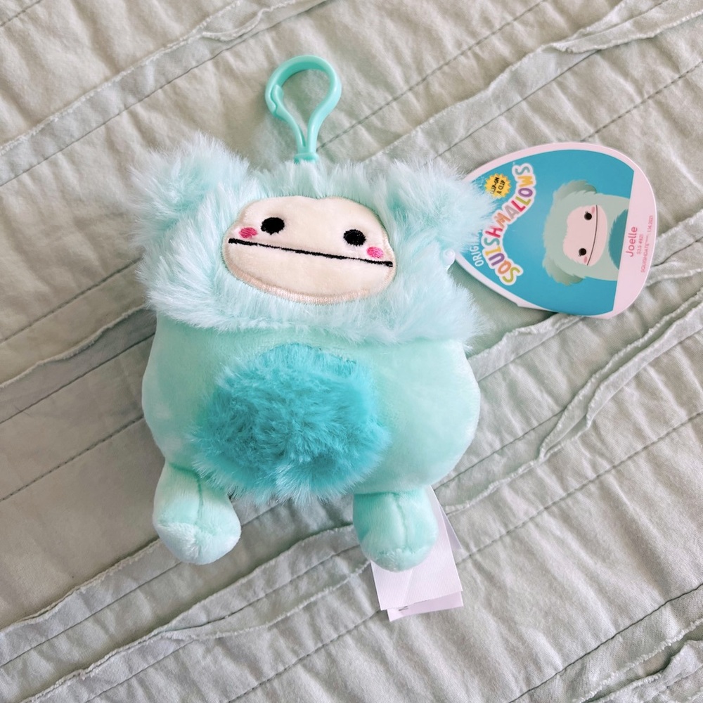 Joelle yeti Squishmallow 3.5’’ Clip on